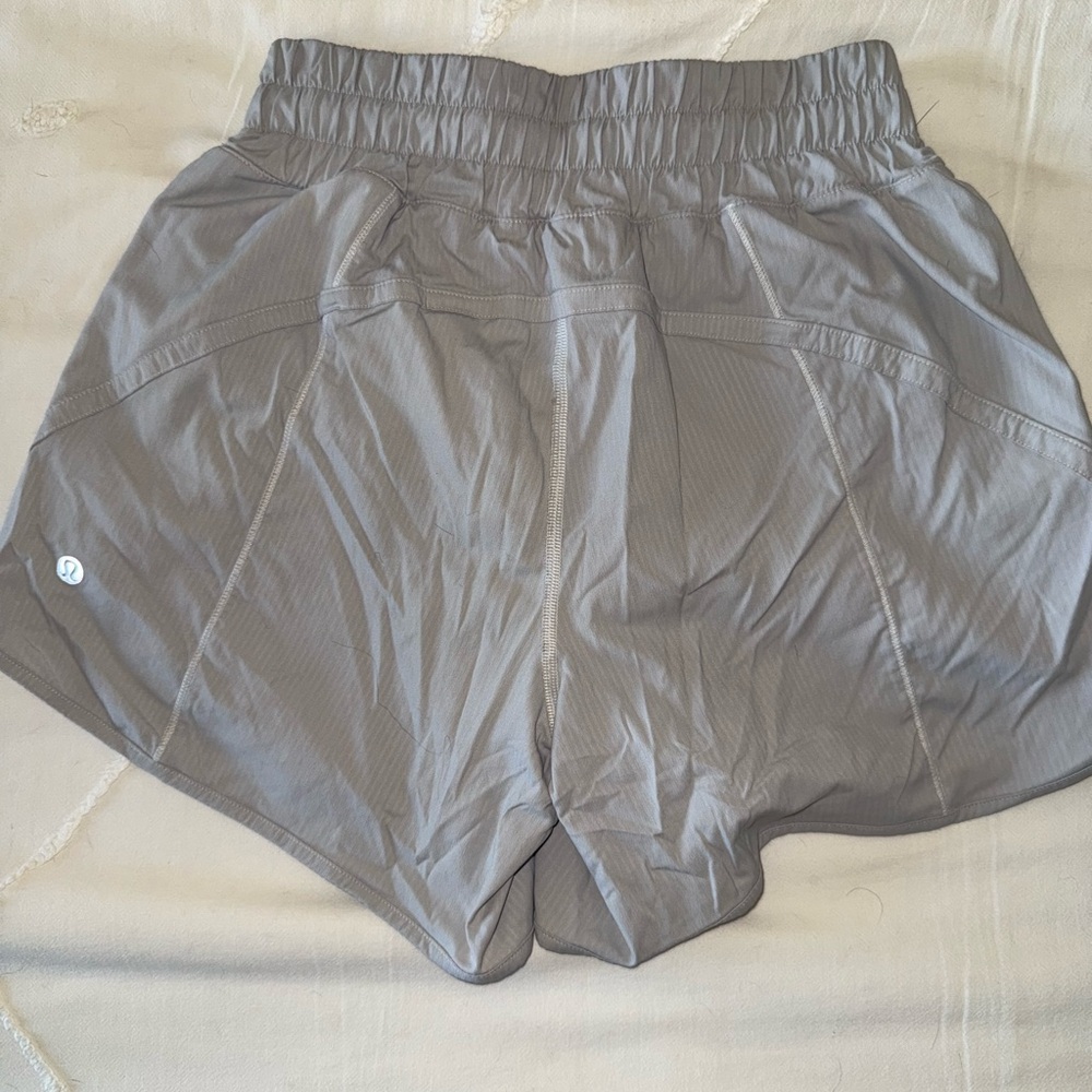 Lululemon 3.5in shorts